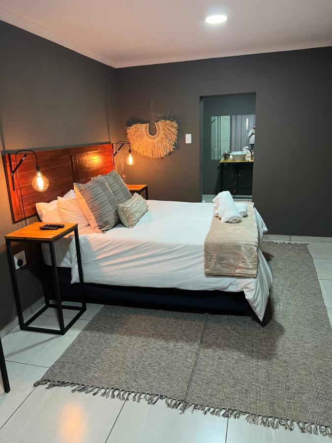 بوتشيفستروم Royal Tree Guest House المظهر الخارجي الصورة