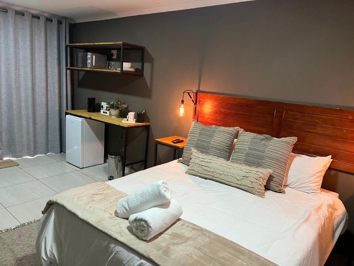 بوتشيفستروم Royal Tree Guest House المظهر الخارجي الصورة